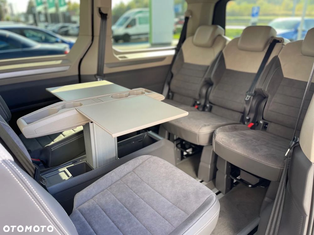 Volkswagen MULTIVAN - 11