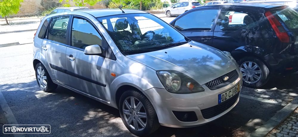 Ford Fiesta 1.25 Ghia - 1