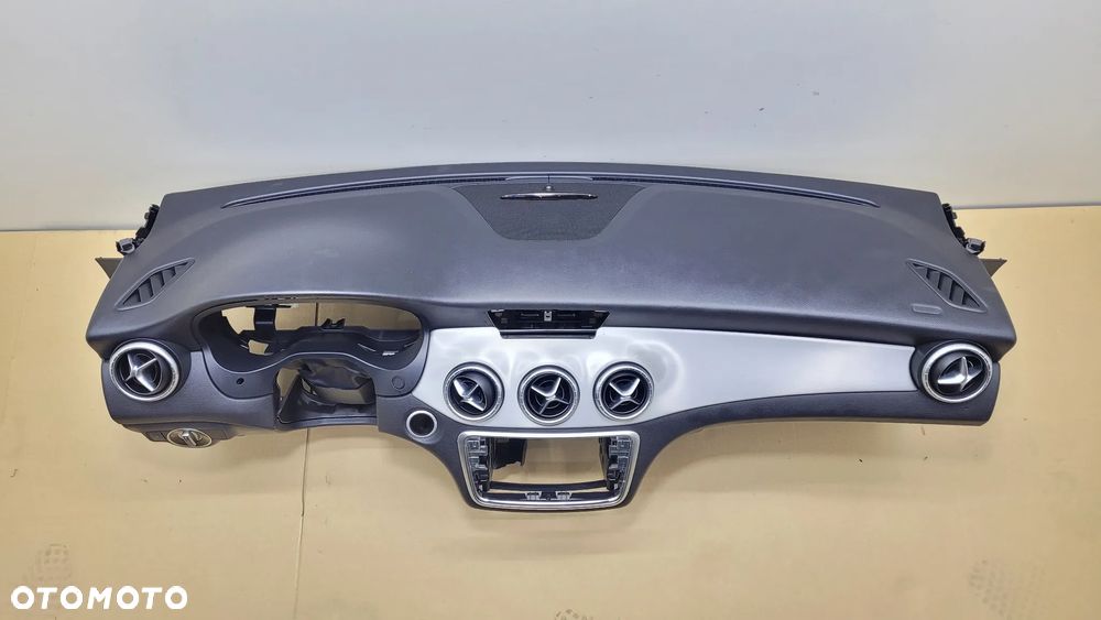 MERCEDES CLA W117 DESKA KONSOLA ORYGINAŁ - 2