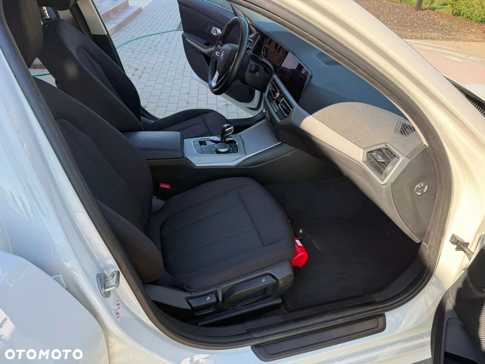 BMW Seria 3 318i Advantage - 10