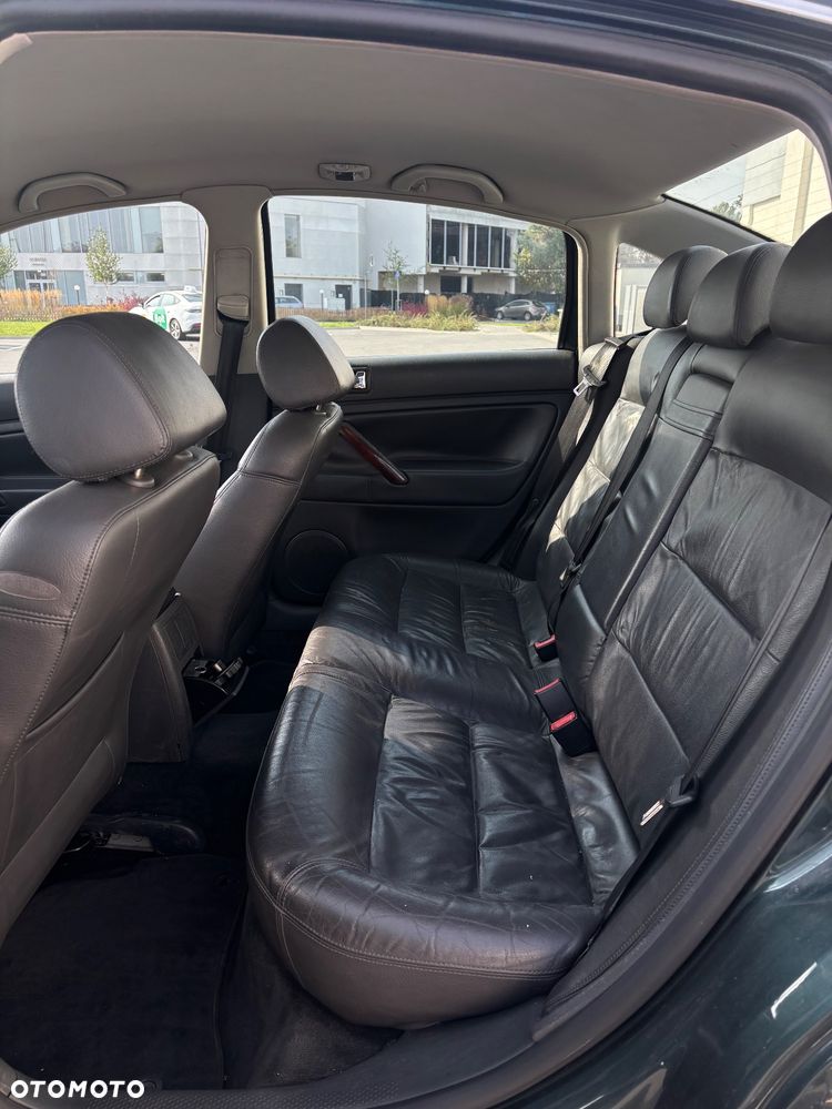 Volkswagen Passat - 11