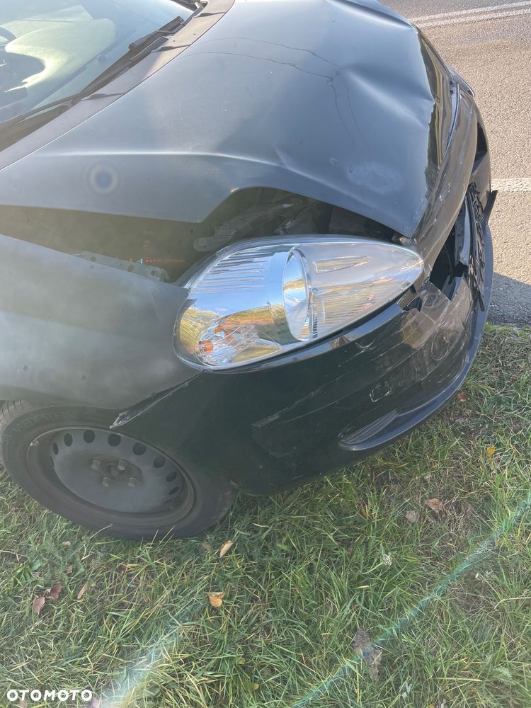 Fiat Grande Punto 2008 photo 2