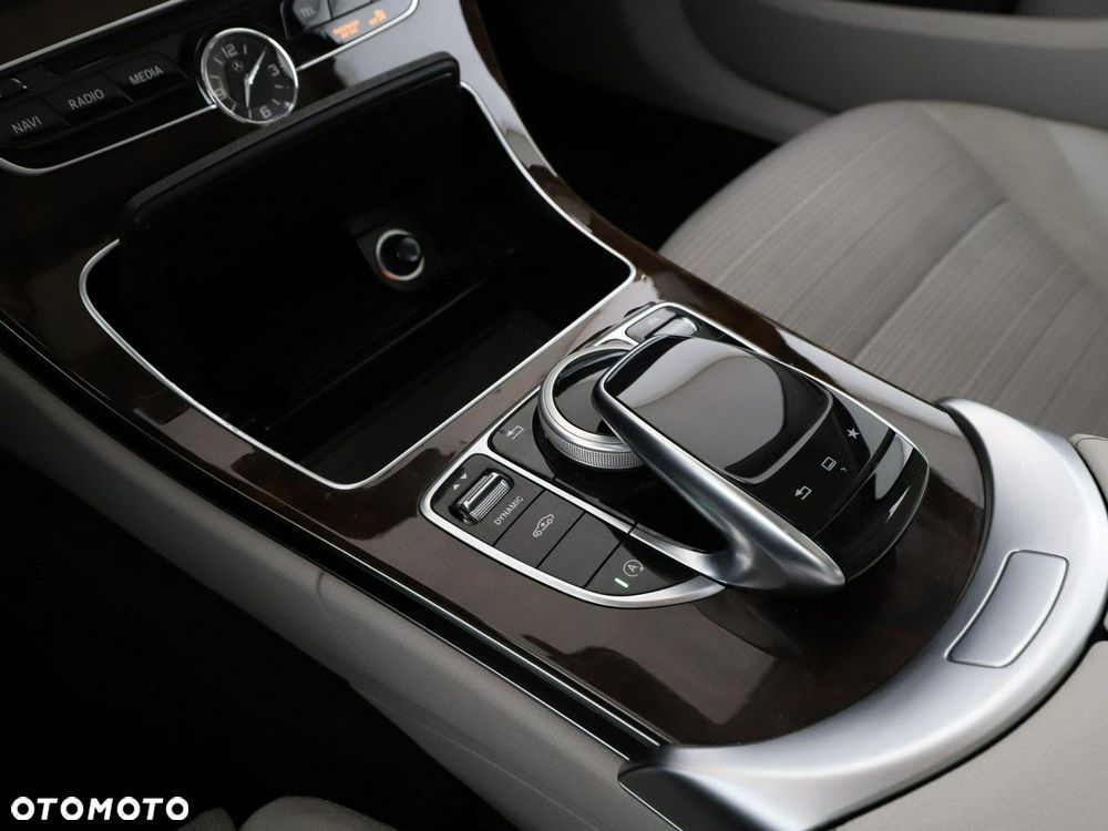 Mercedes-Benz Klasa C 300 7G-TRONIC Exclusive - 28