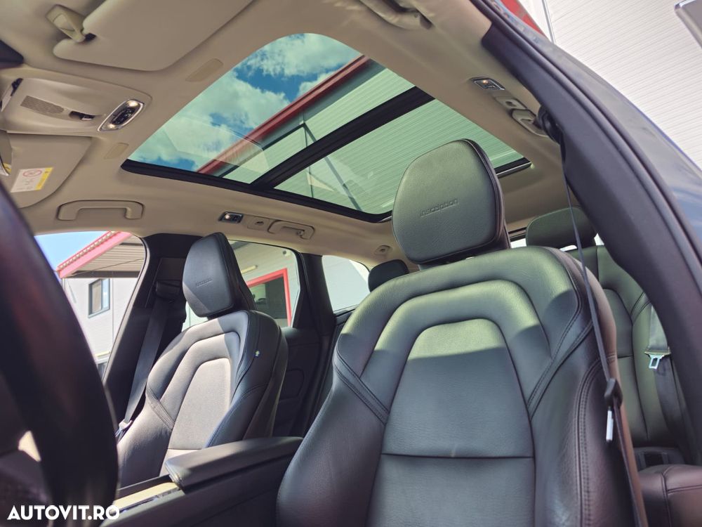 Volvo XC 60 B4 MHEV AWD Inscription - 22