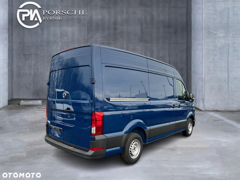 Volkswagen Crafter 35 Furgon z wysokim dachem silnik: 2,0 l EU6 SCR 140 KM / skrzynia biegów: automatyczna 8-biegowa rozstaw osi: 3640 mm - 5