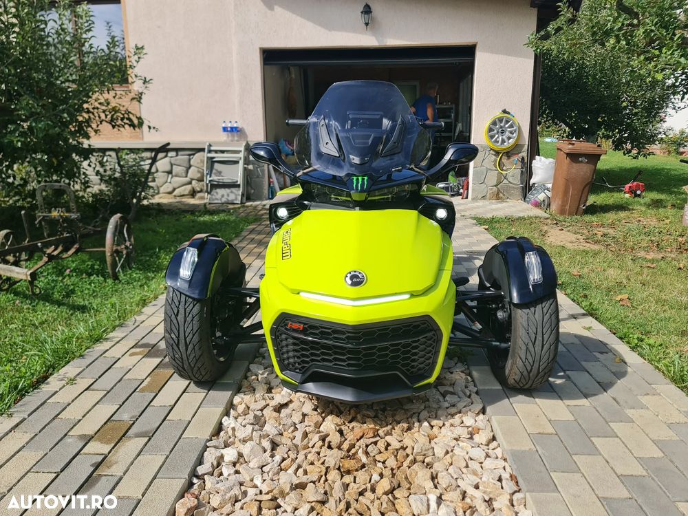 Can-Am Spyder - 8