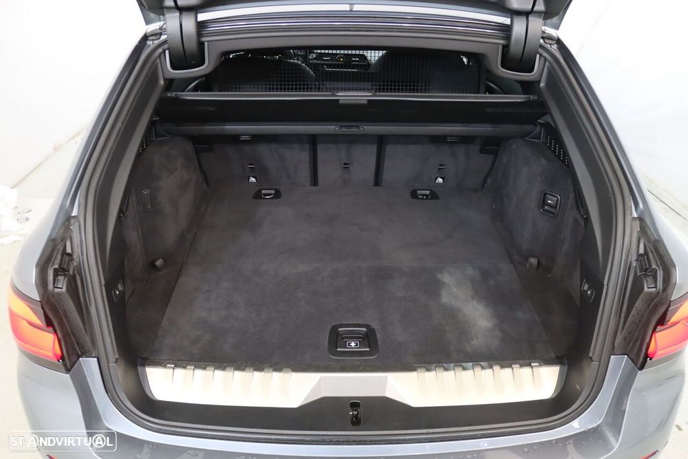 BMW 530 e Line Luxury - 40