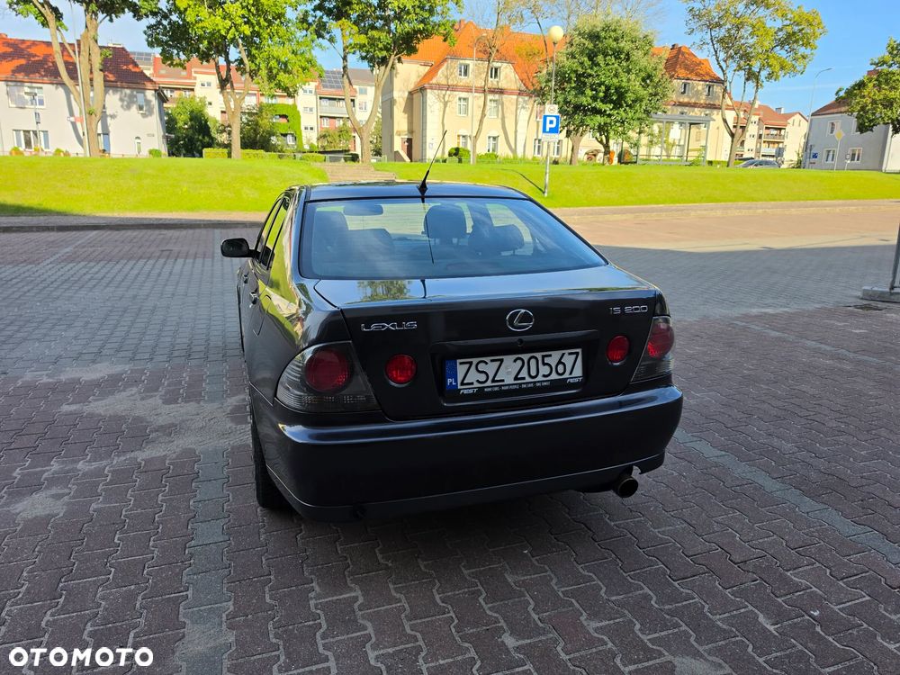 Lexus IS 200 Prestige - 9