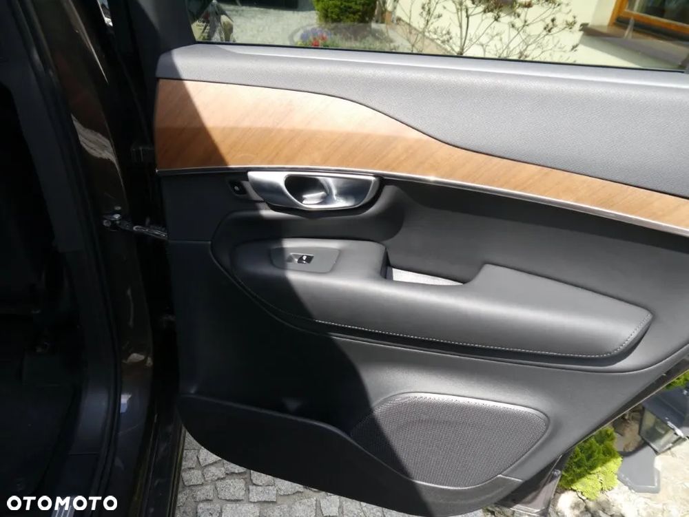 Volvo XC 90 B5 B AWD Plus Bright - 9