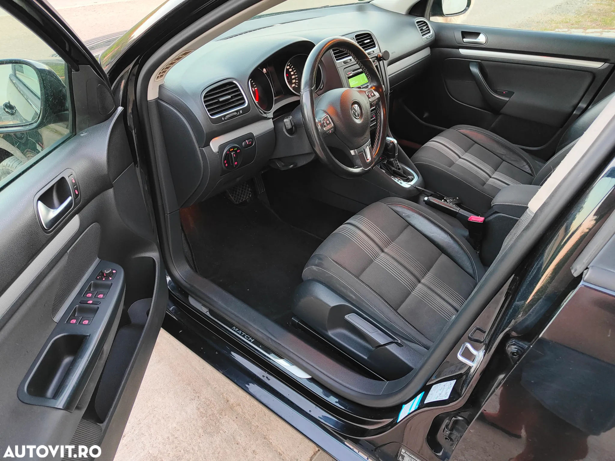 Volkswagen Golf Variant 1.6 TDI DPF DSG MATCH - 6
