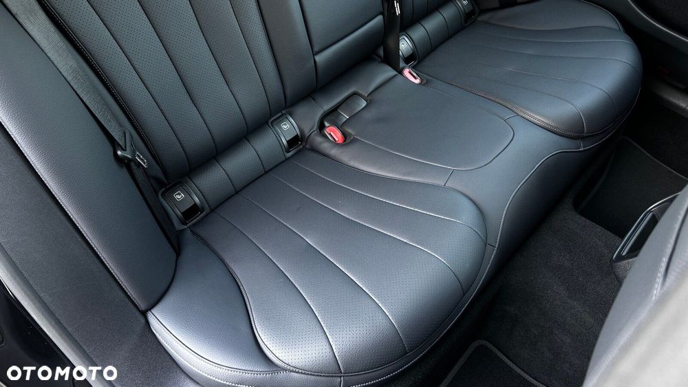 Mercedes-Benz Klasa E 200 mHEV 4-Matic Avantgarde 9G-Tronic - 27
