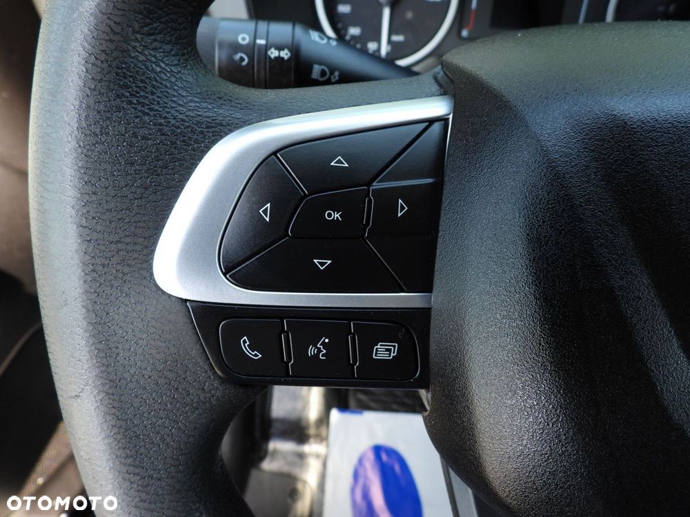 Iveco DAILY 35S16 FURGON BRYGADÓWKA 7 MIEJSC TEMPOMAT KLIMATYZACJA  160KM - 30