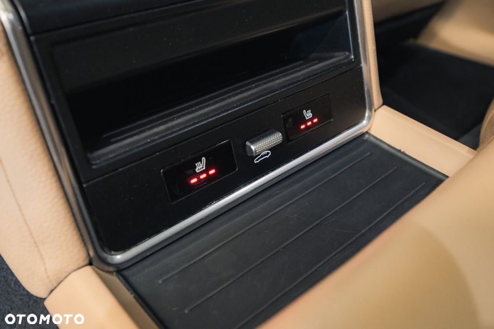 Porsche Panamera 4 E-Hybrid Platinum Edition - 35