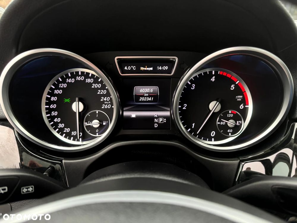 Mercedes-Benz GL 350 BlueTEC 4Matic 7G-TRONIC - 31