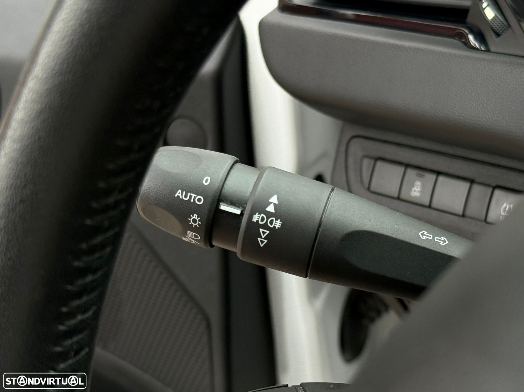 Peugeot 208 1.2 PureTech Style - 11