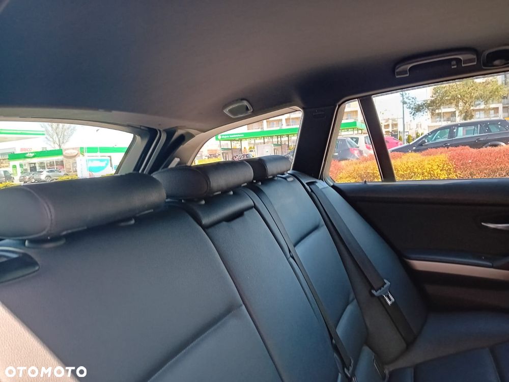 BMW Seria 3 318d - 20
