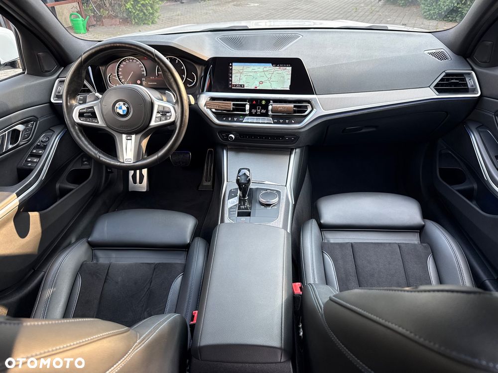 BMW Seria 3 320d Edition M Sport Shadow - 31