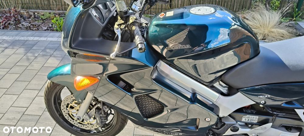 Honda VFR - 9