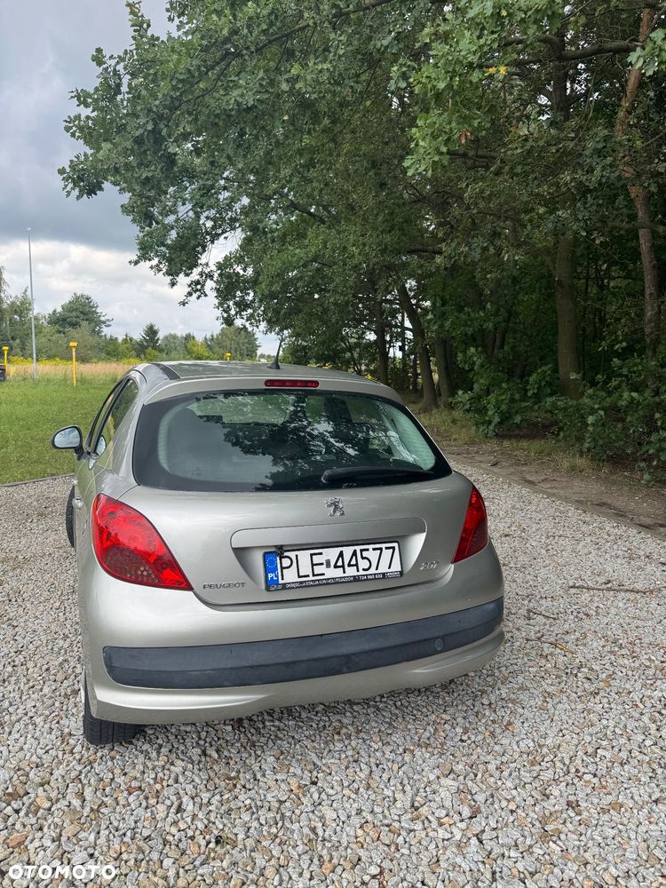 Peugeot 207 1.4 16V Trendy - 3