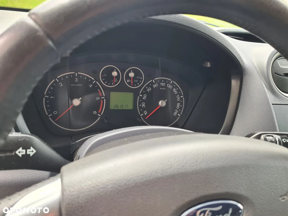 Ford Tourneo Connect - 14
