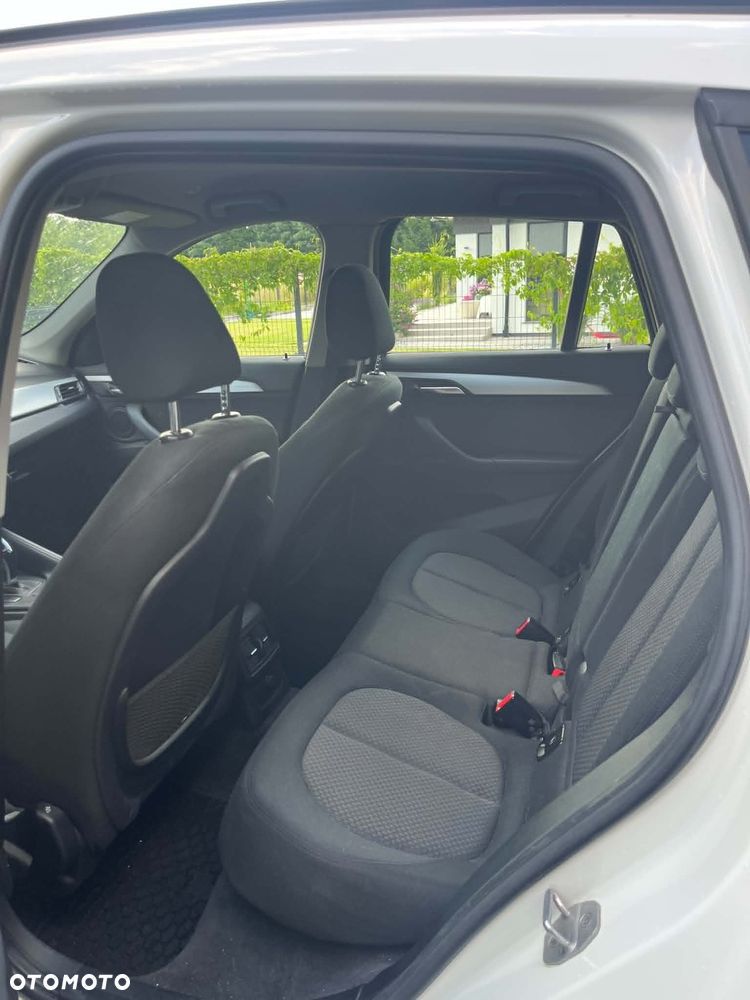 BMW X1 sDrive18i Advantage - 18