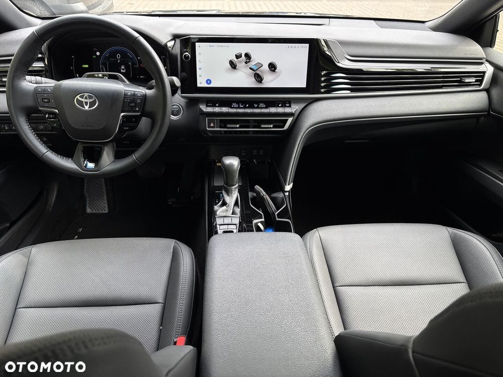 Toyota Camry - 4
