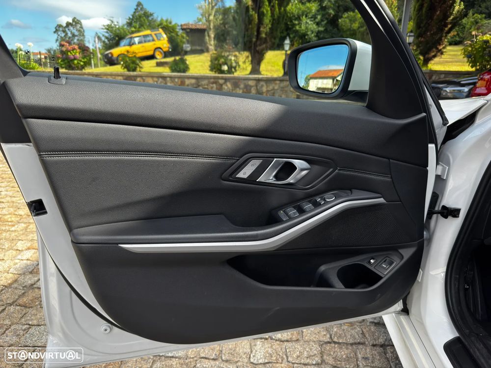BMW 330 e Corporate Edition Auto - 14