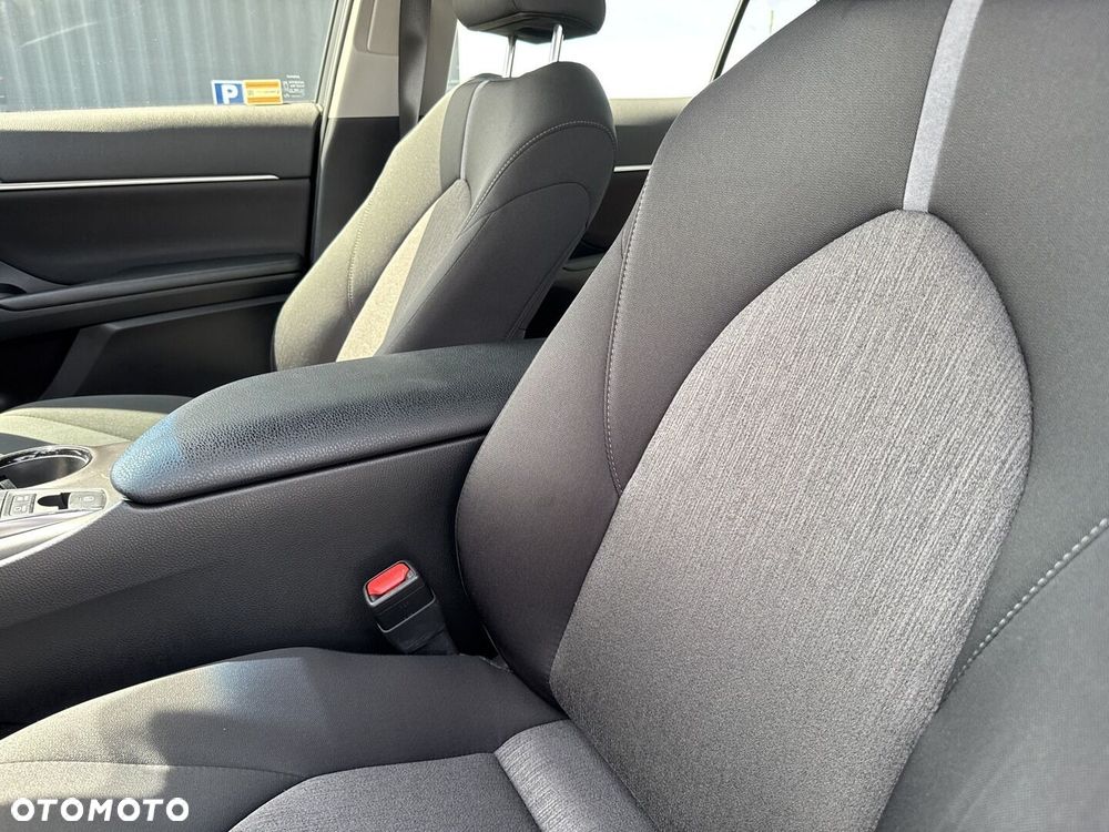 Toyota Camry 2.5 Hybrid Comfort CVT - 16