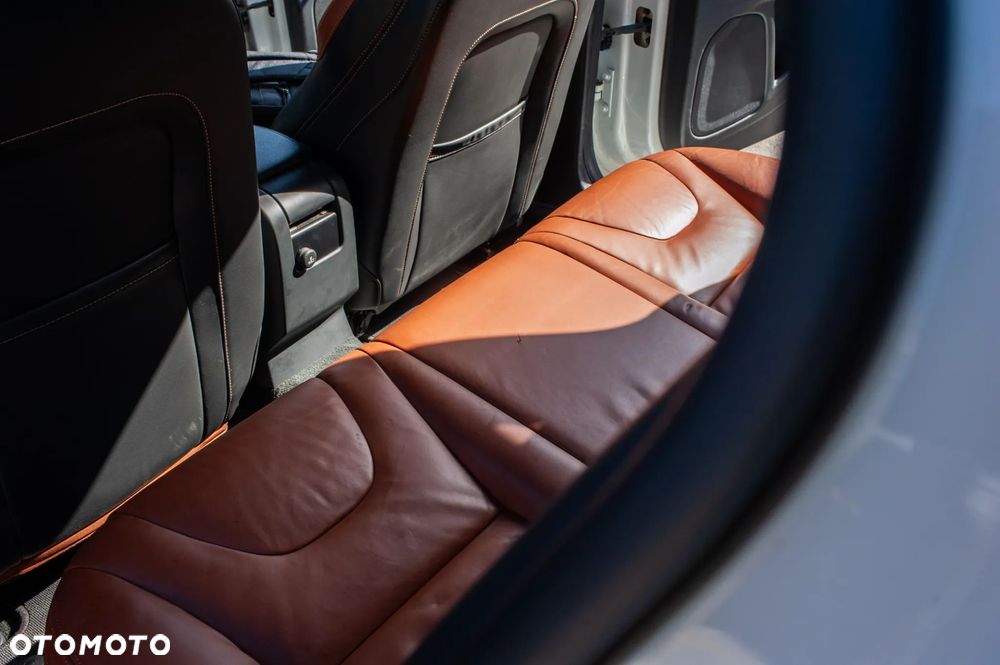 Volvo V60 T6 AWD Summum - 28