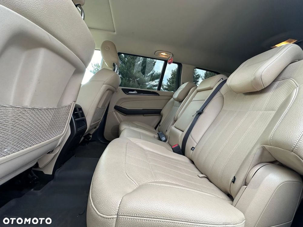 Mercedes-Benz GLS - 28