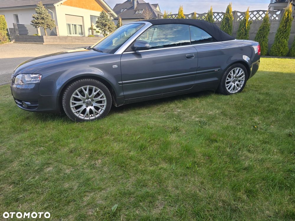 Audi A4 Cabrio 2.0 TDI DPF - 2