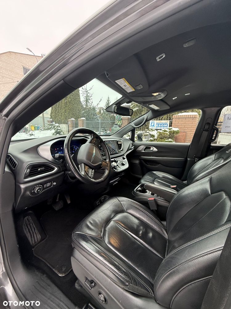 Chrysler Pacifica - 10
