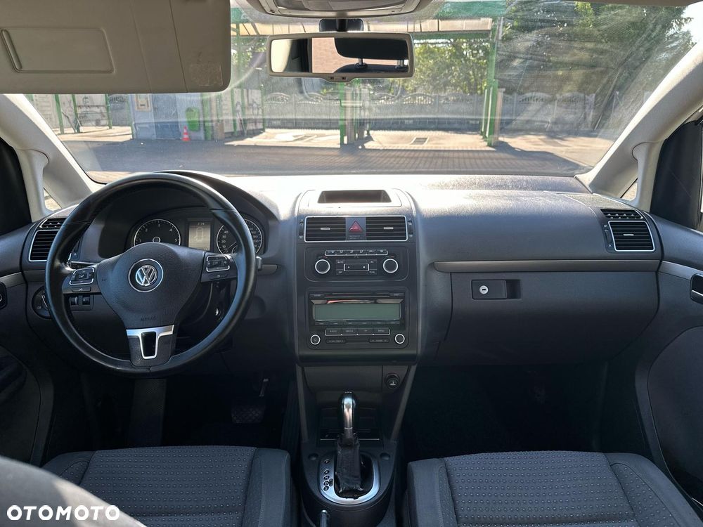 Volkswagen Touran - 15