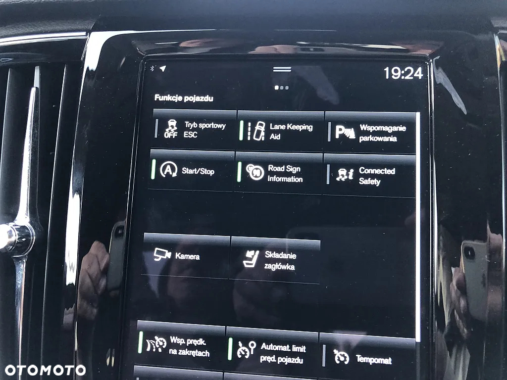 Volvo V90 Cross Country - 17