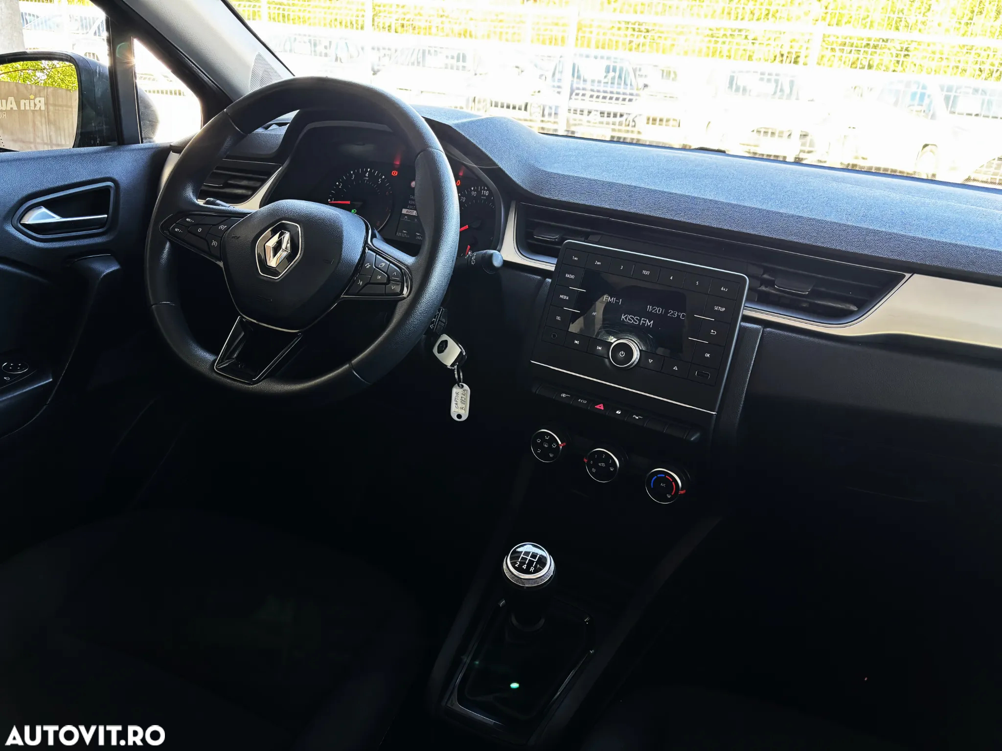 Renault Captur TCe 100 Zen - 24