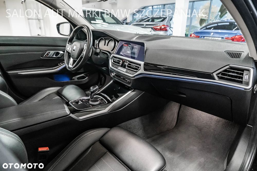 BMW Seria 3 320d Sport Line - 30