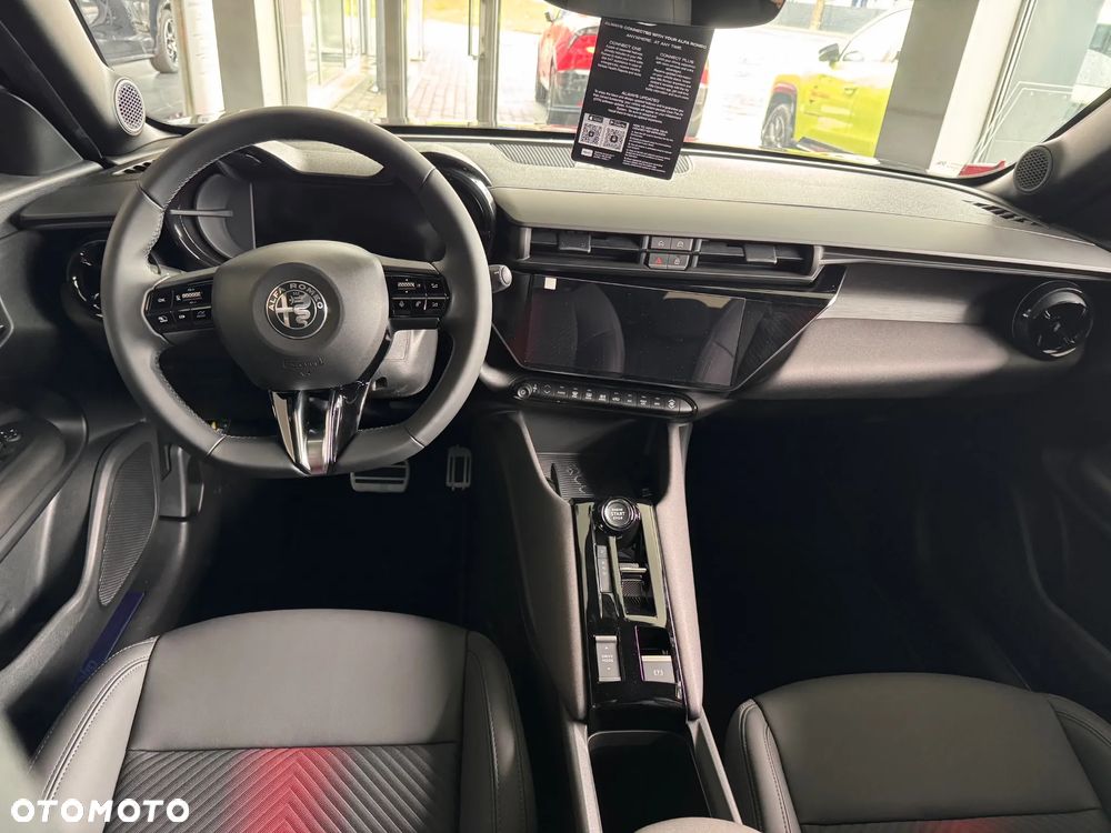 Alfa Romeo Junior 1.2 mHEV Ti eDCT - 7