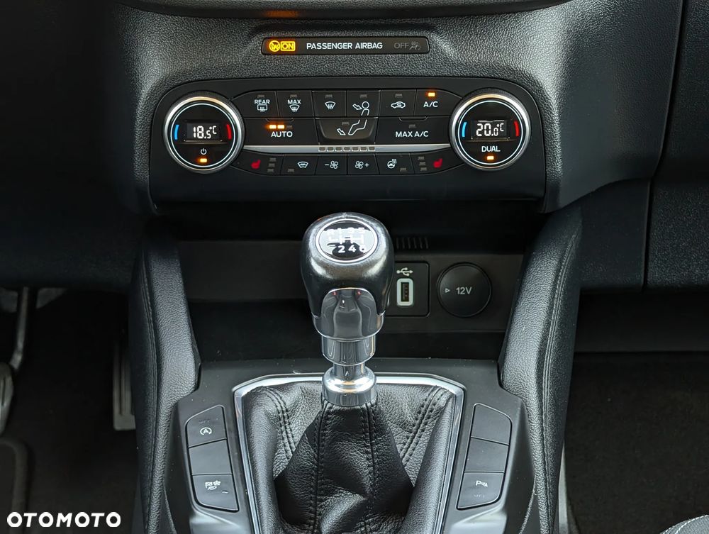 Ford Kuga 1.5 EcoBoost TITANIUM X - 32
