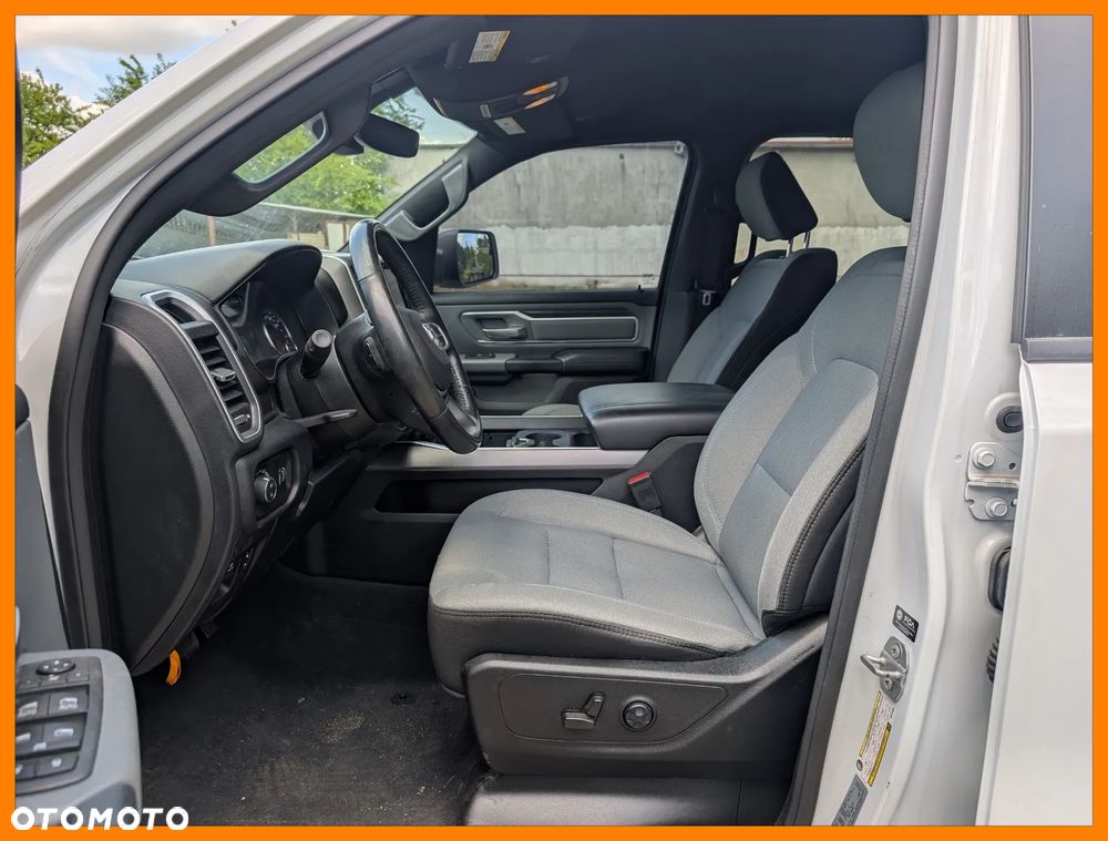RAM 1500 Crew Cab Shortbed Bighorn - 14