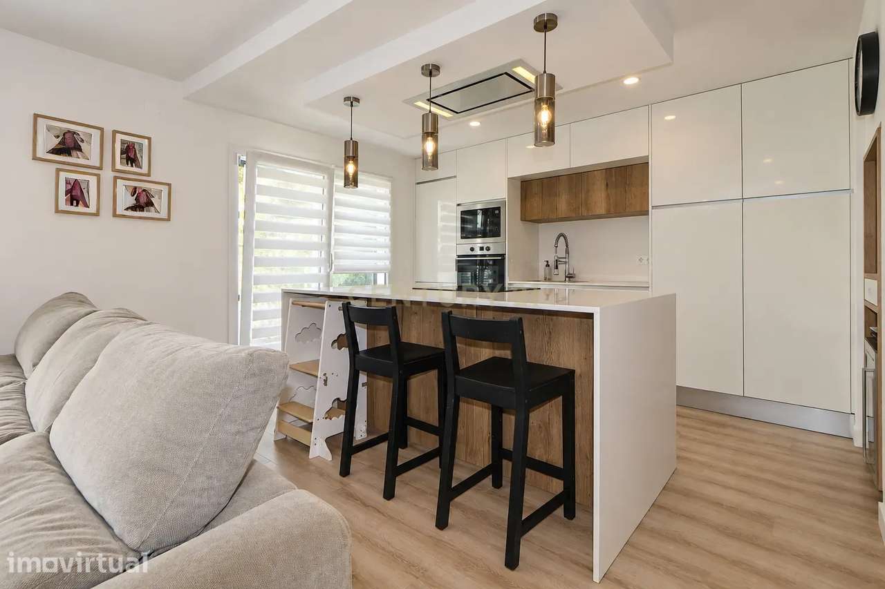 Moradia T3+1 Totalmente Remodelada e com Piscina | Alto do Moinho | Co - Grande imagem: 3/45