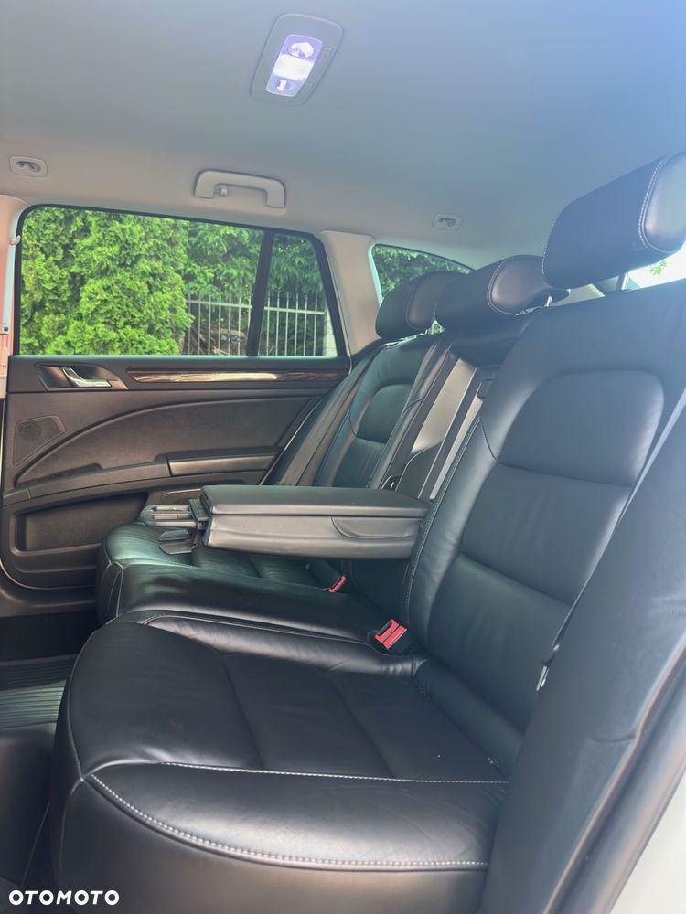 Skoda Superb 2.0 TDI DSG Exclusive - 8