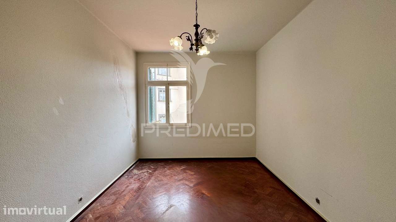 Apartamento T2 em Fase de Renovação no Centro do Funchal - Ilha da... - Grande imagem: 4/12