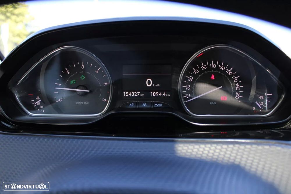 Peugeot 2008 1.6 BlueHDi Allure - 34