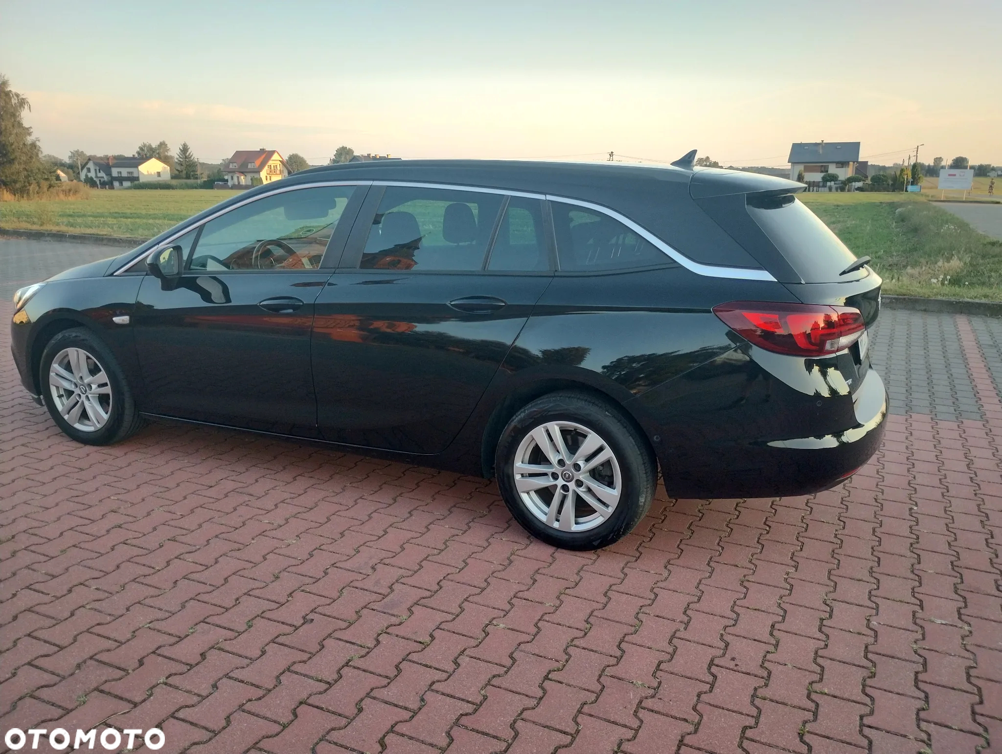 Opel Astra 1.6 D Automatik Sports Tourer Ultimate - 9
