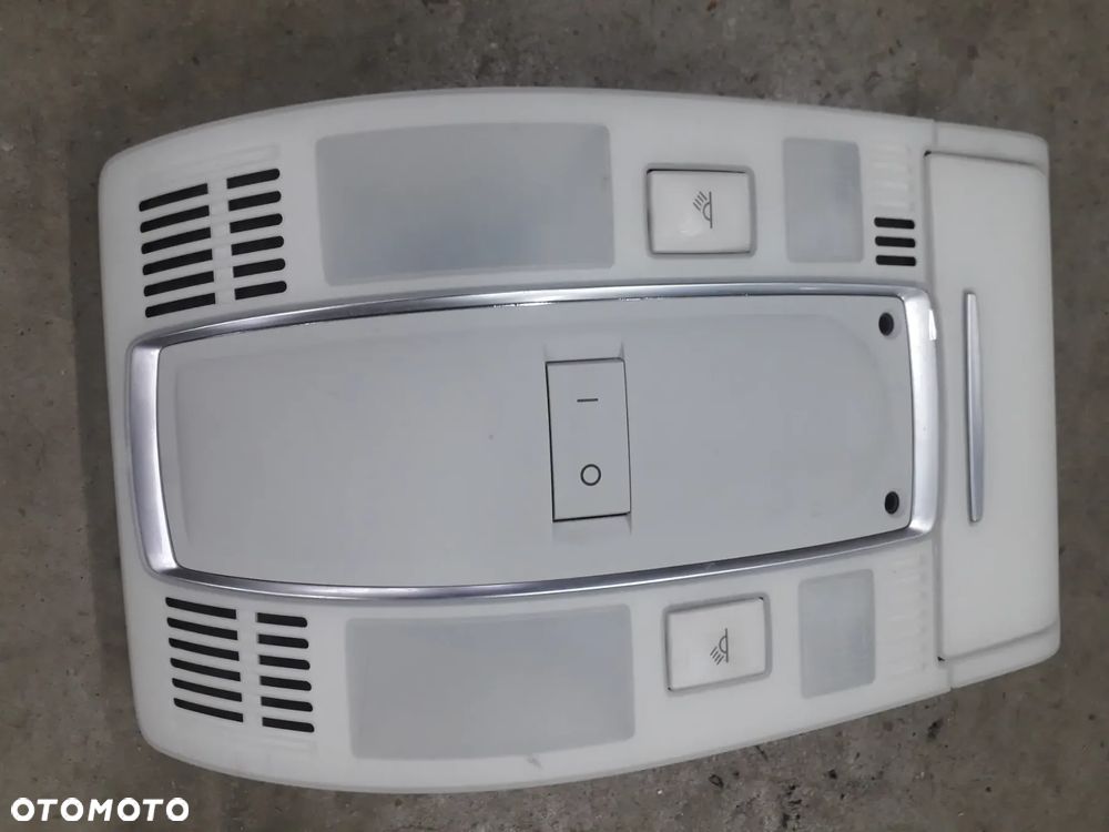 oświetlenie wnętrza kabiny 4F0947135M A6 C6 2.0 FSI TFSI BPJ - 3