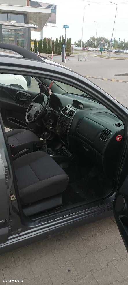 Mitsubishi Space Star - 4