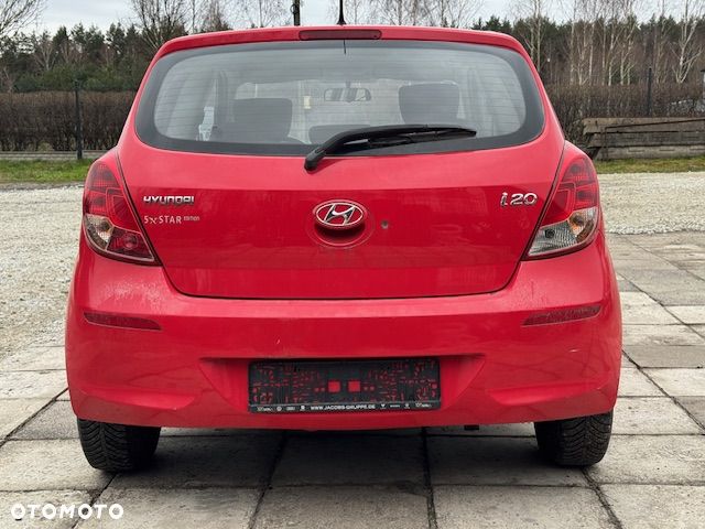 Hyundai i20 - 12