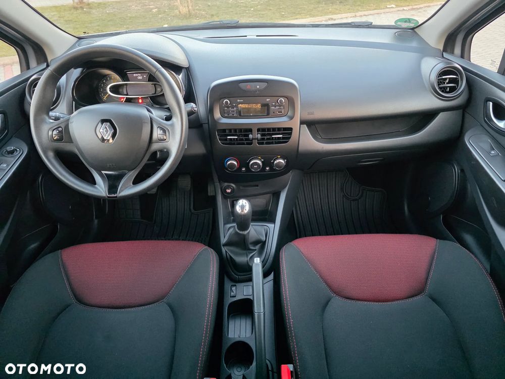 Renault Clio 1.2 16V 75 Expression - 13