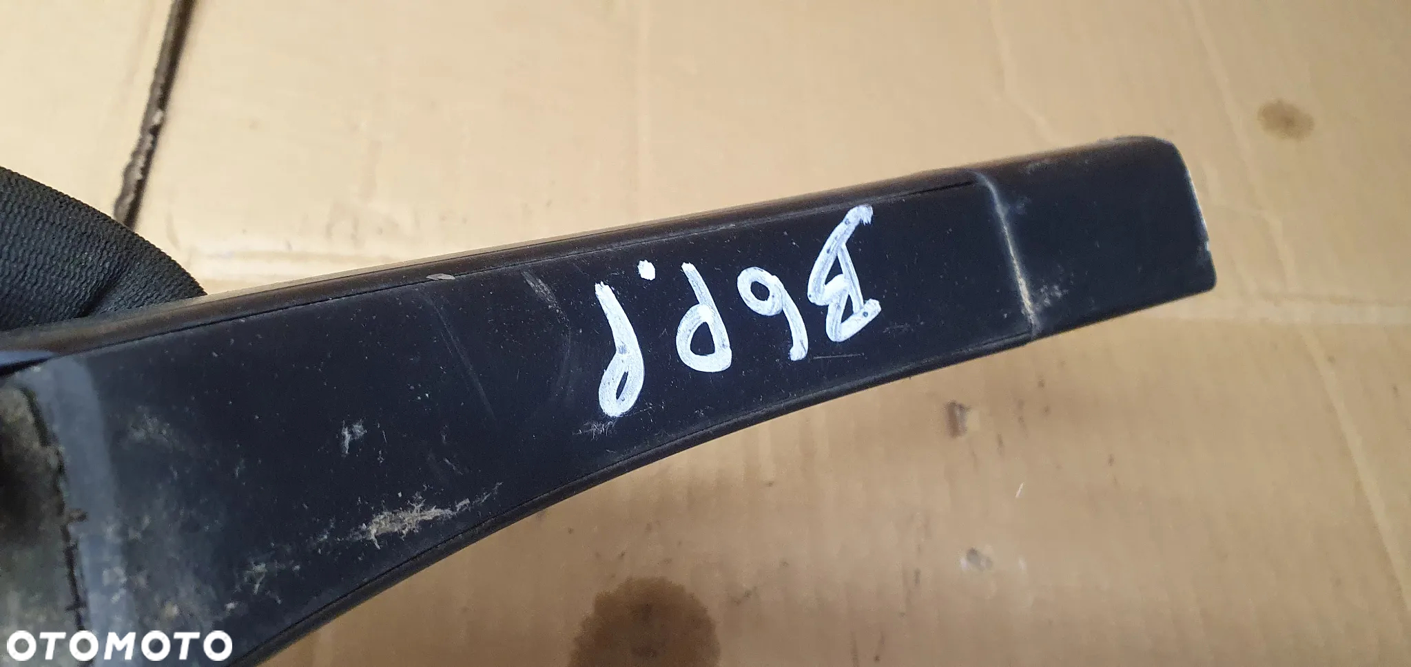 Zaślepka relingu prawy przód VW Passat B6 Kombi - 5
