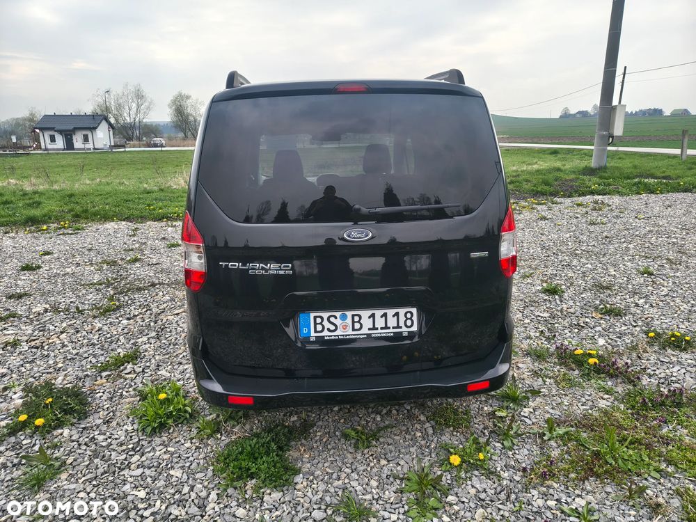 Ford Tourneo Courier 1.0 EcoBoost S&S Titanium - 11